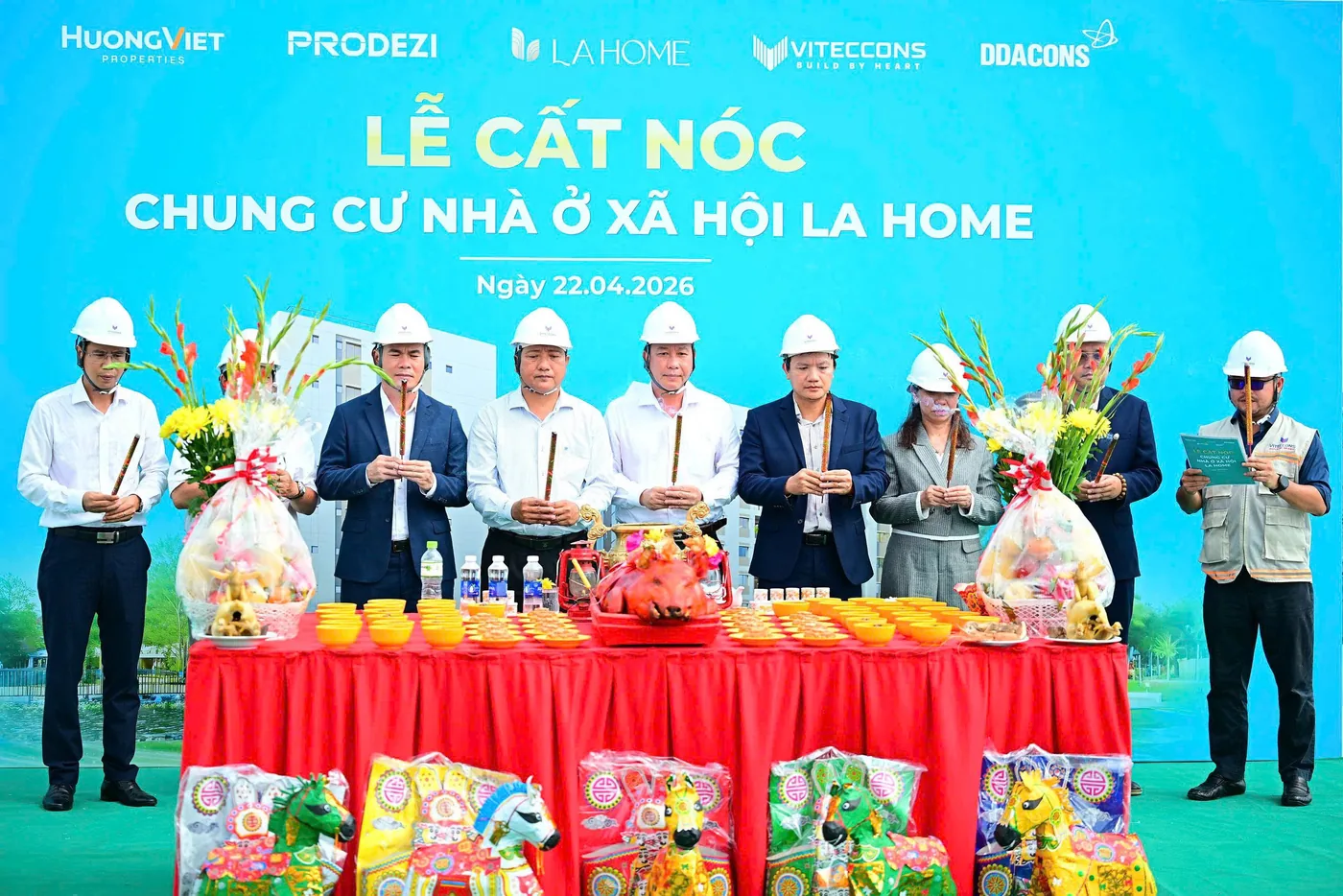Lễ cất nóc 22/04/2026