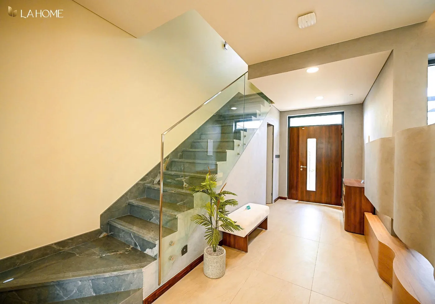 Lối vào tầng 1